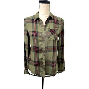 ⭐️ 3/$25 CAMO VINTAGE Plaid Button Down Shirt. Hunter green and red. Size XS